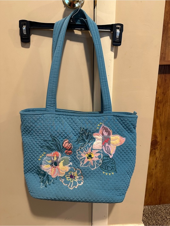Vera Bradley Handbags - Vera Bradley Happy Blooms Small Tote Turquoise Embroidered Appliqué Floral